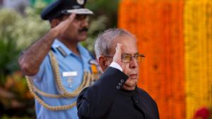 Indian President Pranab Mukherjee offers his tribute to deceased soldiers on occasion of 50th anniversary of India's win over Pakistan in the war of 1965, at the India Gate war memorial in New Delhi. Credit: AP